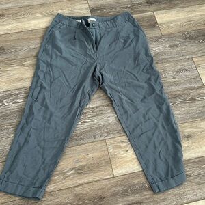 Loft size 8p, blue pants